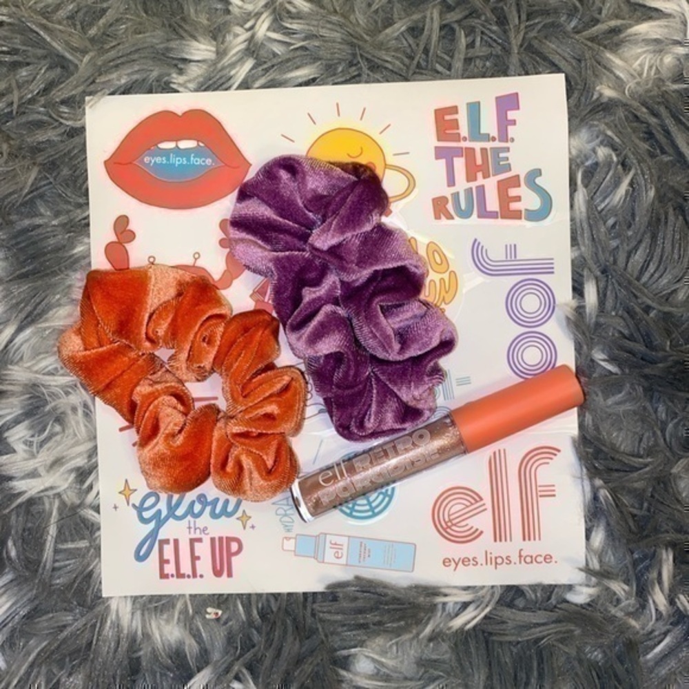 ELF SCRUNCHIE, STICKER & LIP GLOSS SET❗️